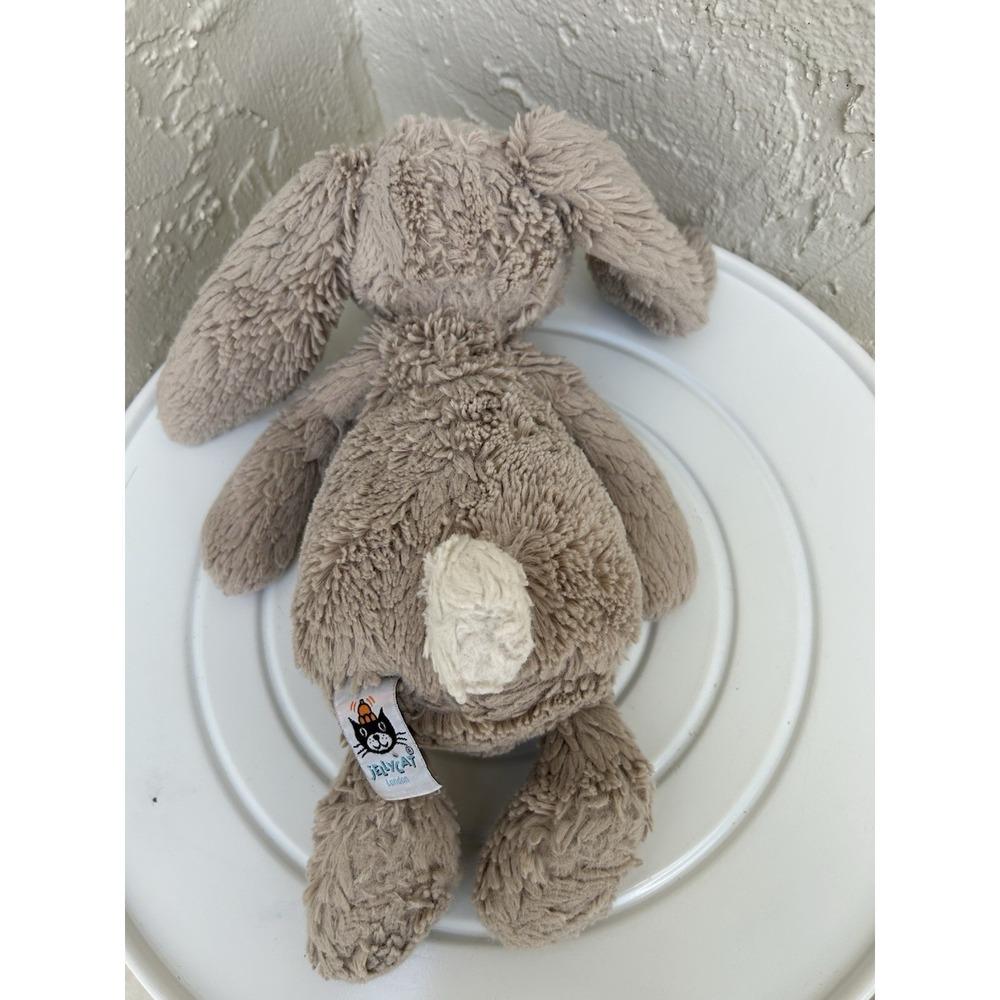 Jellycat Bashful Beige Bunny plush toy - Picture 2 of 3